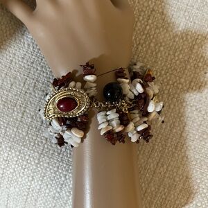 Elegant Beaded Bracelet with Gold Accents